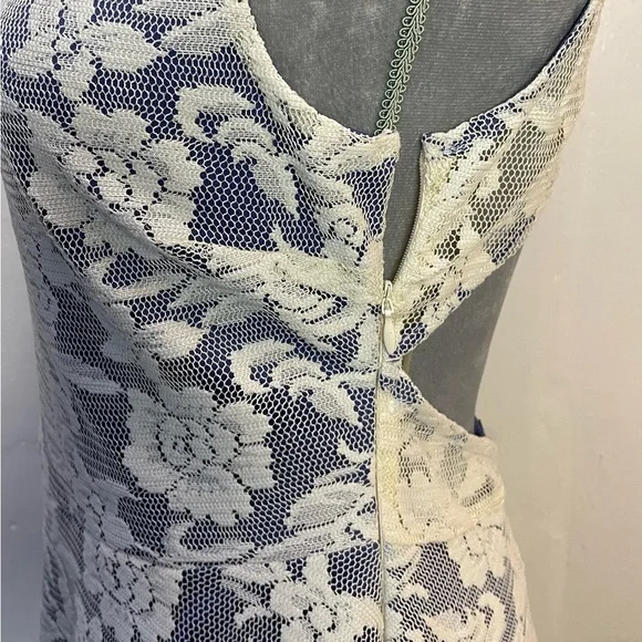 #0139 Love Culture Off White Lace Overlay Royal Blue Lining Cut-out Back Dress-L - Picture 4 of 9